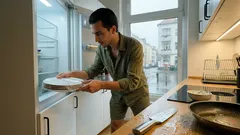 Leberkuchen wie eine Torte: saftiges Schichtrezept mit Joghurt-Dip