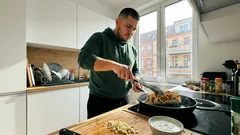 Schawarma wie vom Imbiss: knuspriger Wrap mit Hähnchen und Knoblauchsoße