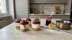 Cheesecake in vasetto senza cottura: pronta in 15 minuti e fa subito effetto
